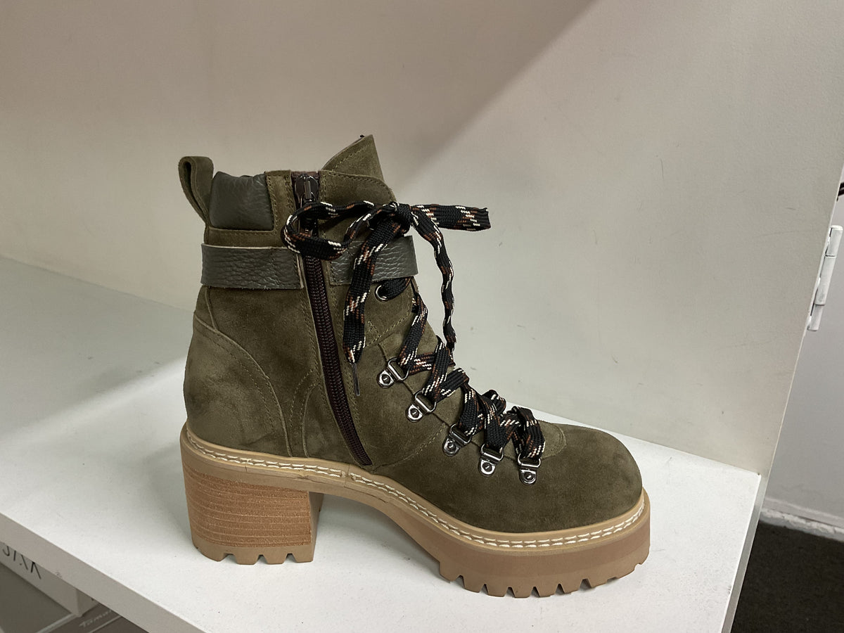 Laura Bellariva Green suede boot