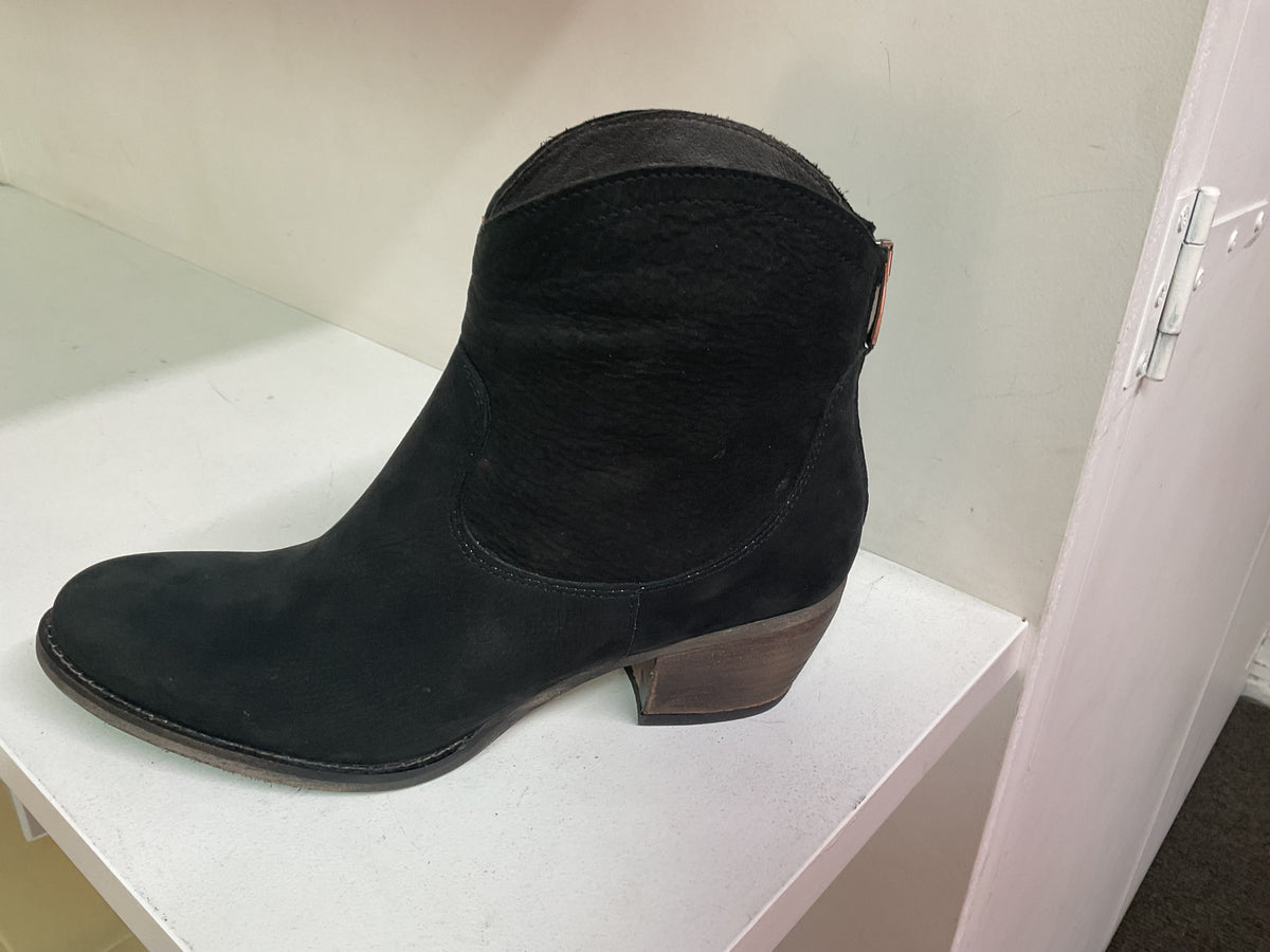 Estilo Emporio Boot